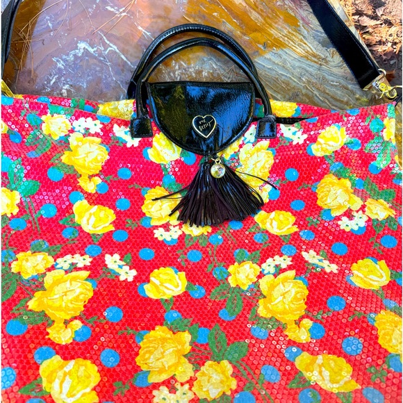 RARE Betsey Johnson clear sequined floral polka dot overnight bag - Picture 13 of 14